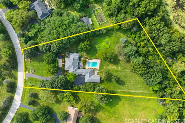 38W064 TANGLEWOOD DR