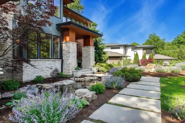 10 PICTON RD
