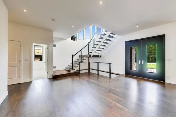 10 PICTON RD