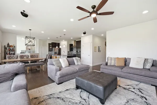 5 PALISADES BLVD