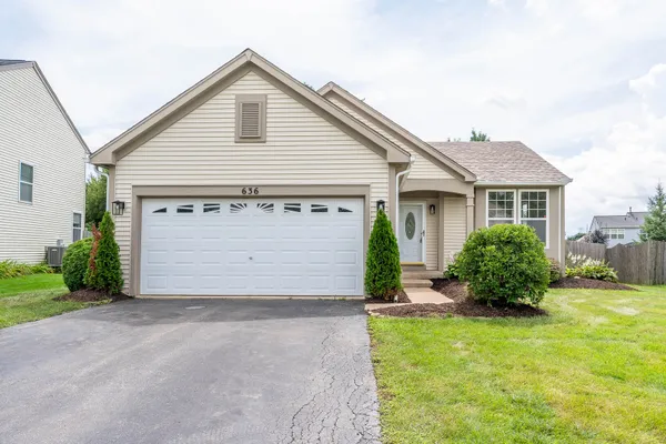 636 HAMILTON LN