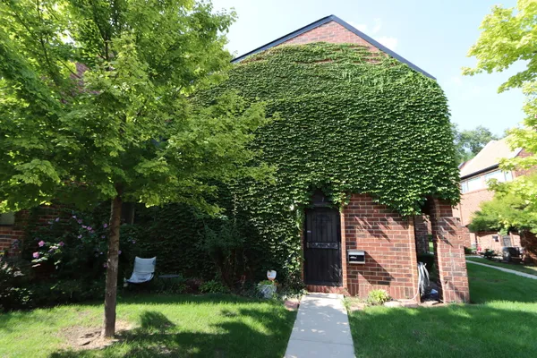 841 S RACINE AVE C