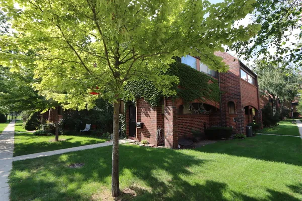 841 S RACINE AVE C