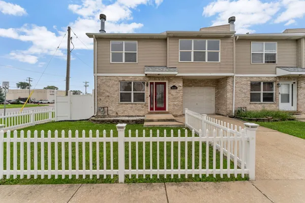 8001 THOMAS ST 8001