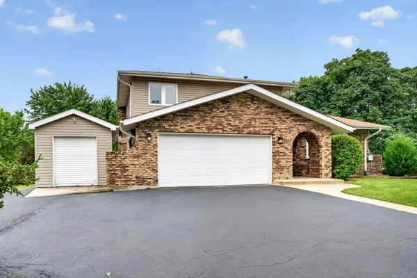 29W055 SCHILLINGER DR