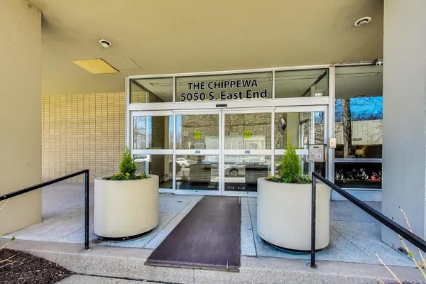 5050 S E END AVE 3B