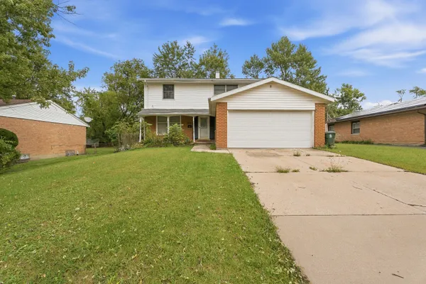 815 BLACKHAWK DR
