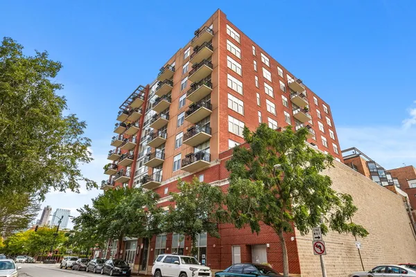 1201 W ADAMS ST 801