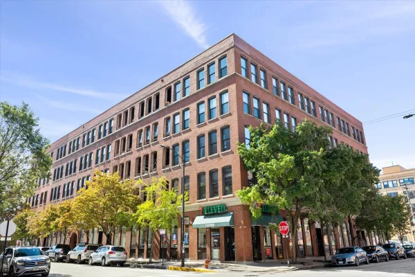 400 S GREEN ST 210