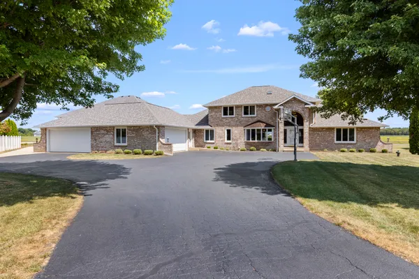 2601 CESSNA CIR