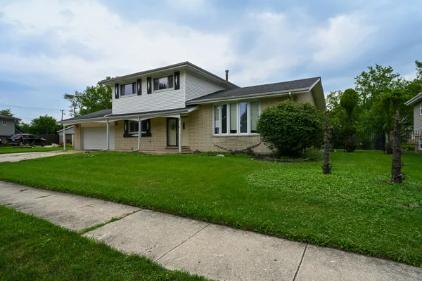 16417 BLAIR LN