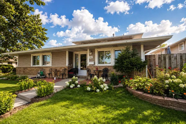 1457 FREMONT DR