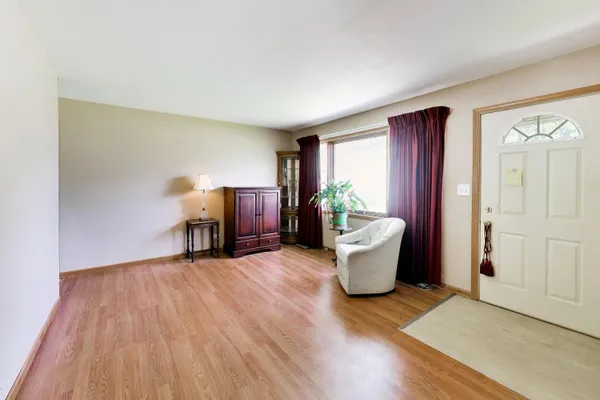18559 W KAREN LN