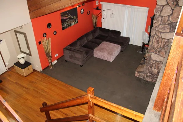 2164 E GAISOR DR