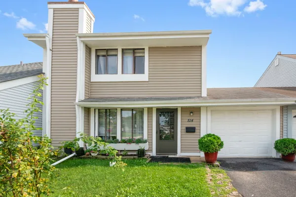 514 GARDINER CT