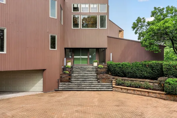 42 ROYAL VALE DR