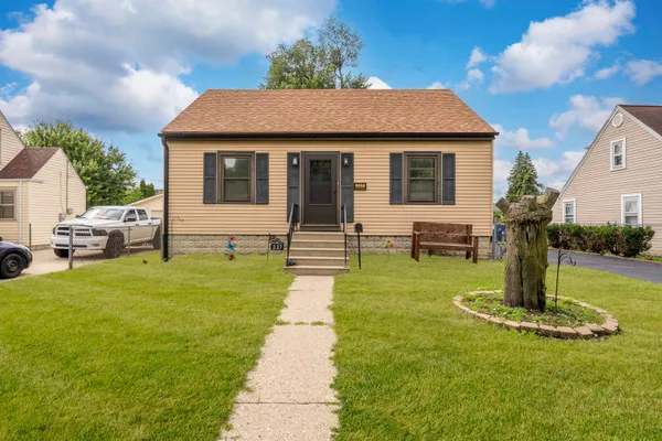 337 E PALMER AVE