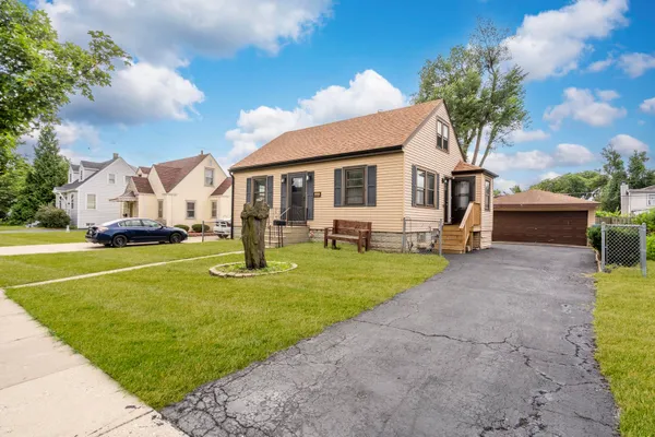 337 E PALMER AVE