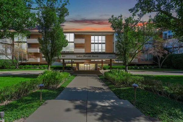 1301 N WESTERN AVE 217