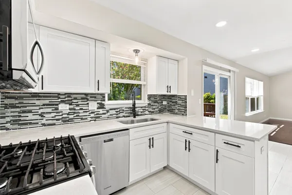 105 E BRITTANY LN