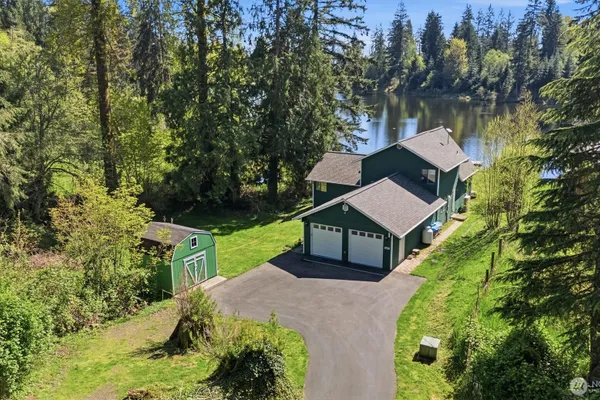 22312 W LAKE KAYAK DR
