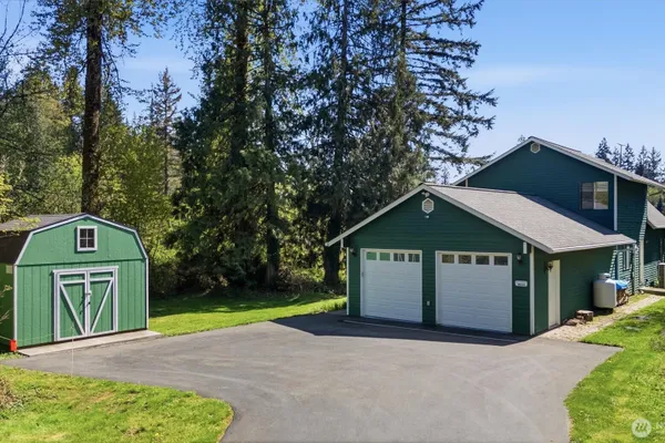 22312 W LAKE KAYAK DR