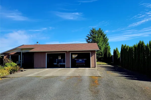 180 RODEO LN