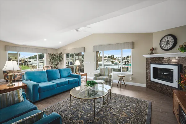 2006 COVE PL