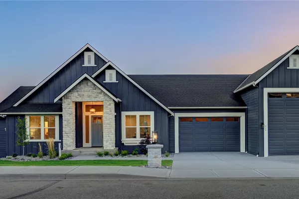 922 BRIARWOOD DR