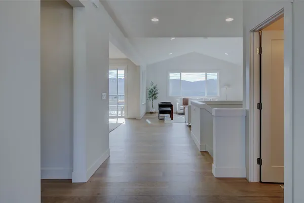 922 BRIARWOOD DR