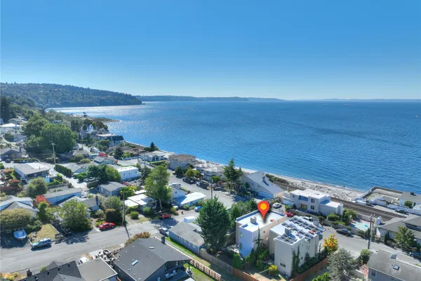 19408 RICHMOND BEACH DR A