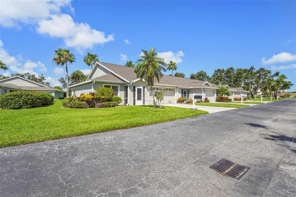 2417 FAIRWAY OAKS DR 22