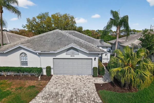 5633 E LONG COMMON CT 20
