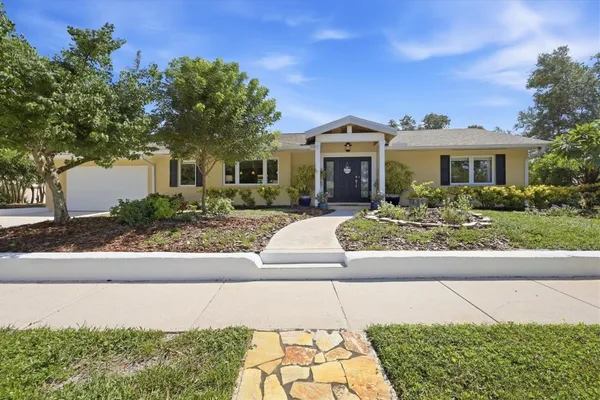 942 VIRGINIA DR