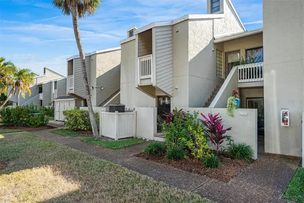 5260 GULF OF MEXICO DR 403