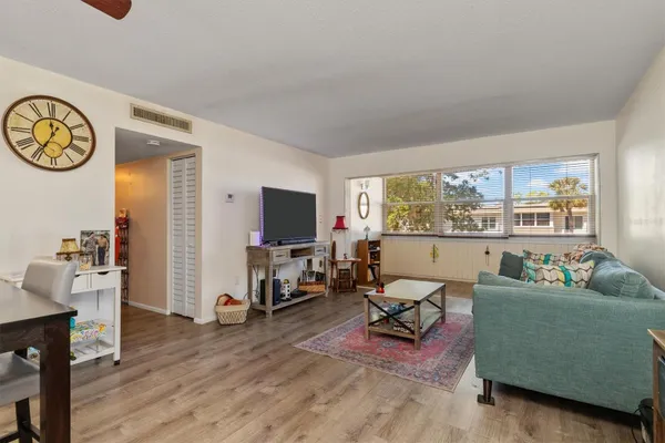 2437 HARBOR BLVD 204