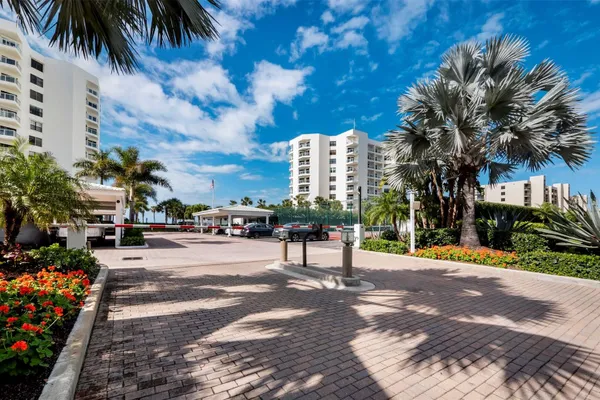 1050 LONGBOAT CLUB RD 903