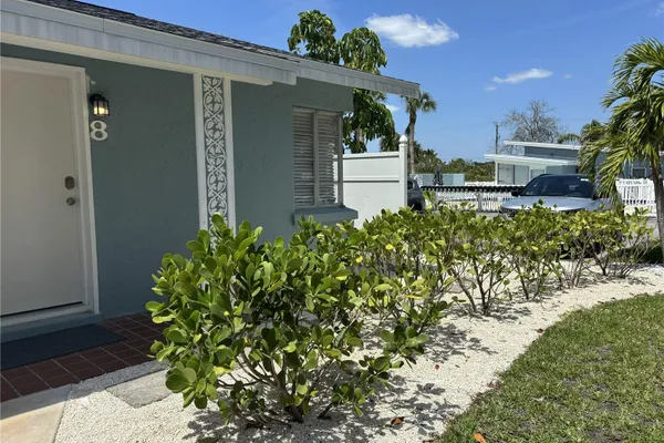 170 ROOSEVELT DR 8