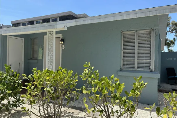 170 ROOSEVELT DR 8