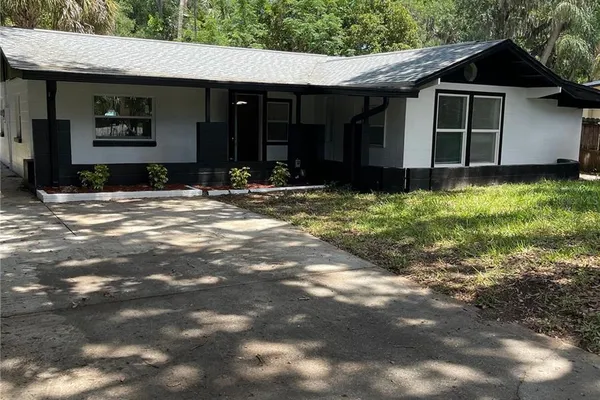 1139 WOODSIDE DR