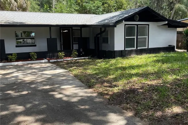 1139 WOODSIDE DR