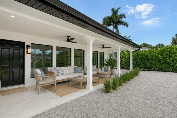 1041 INDIAN BEACH DR