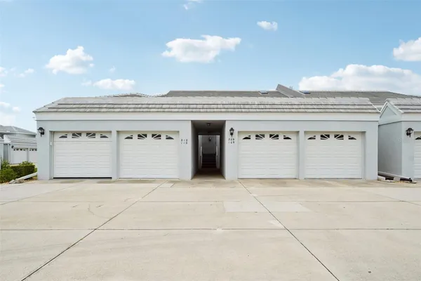 1041 CAPRI ISLES BLVD 209
