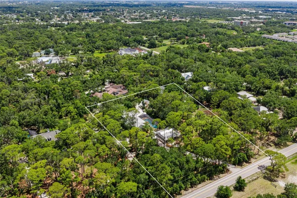 2810 SARASOTA GOLF CLUB BLVD