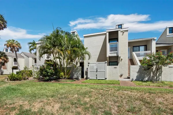 5260 GULF OF MEXICO DR 413