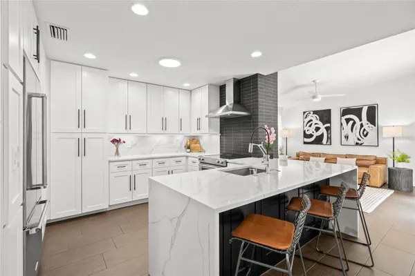 319 BEARDED OAKS CIR