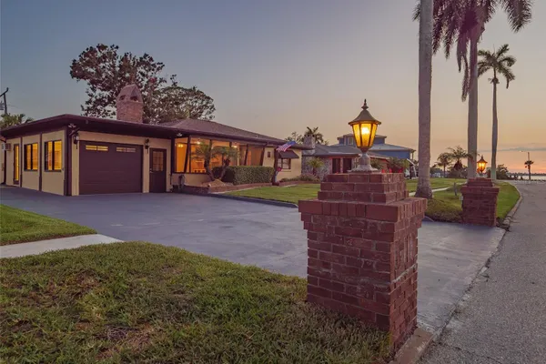 2410 RIVERSIDE DR