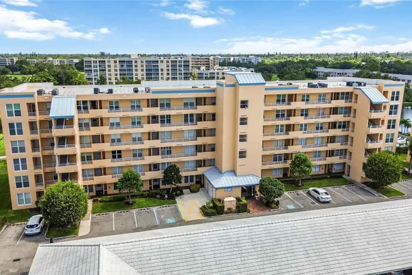 4550 PINEBROOK CIR 605