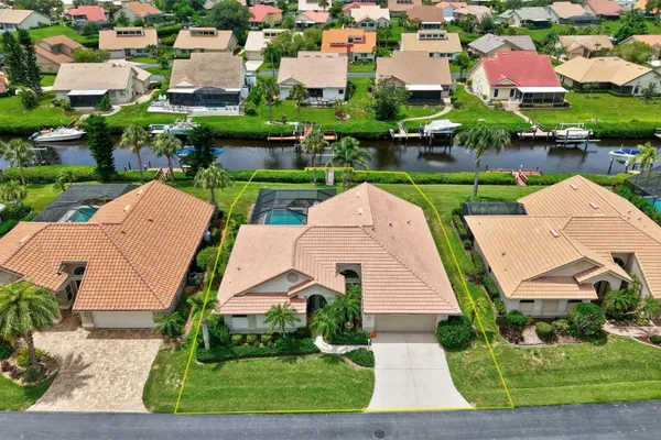 103 INLETS BLVD 103