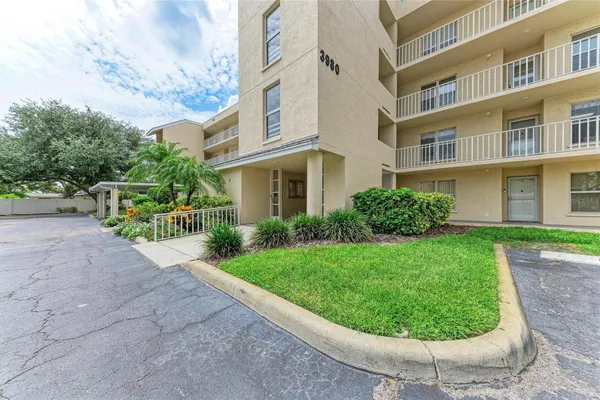 3980 IRONWOOD CIR 301